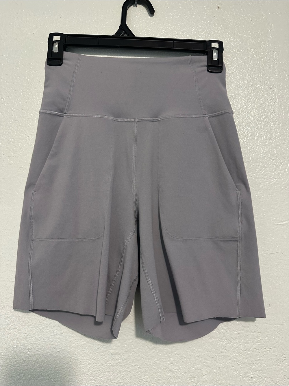 Lululemon Size 4 High-Waist Women's Athletic Shorts in Light Gray